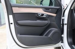 2026 Volvo XC90 Plus T8 Plug-In Hybrid Dark