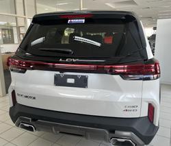 2025 Ldv D90