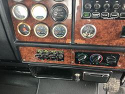 2004 Kenworth T950 Tradition 2X Cummins Detroitt $145000+Gst T950 TRADITION BLUE
