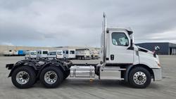 2024 Freightliner Cascadia 116 Tipper White