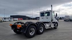 2024 Freightliner Cascadia 116 Tipper White