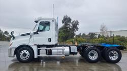 2024 Freightliner Cascadia 126 Tipper White