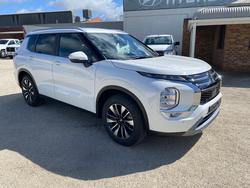 2025 MITSUBISHI Outlander LS