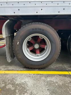 1997 Maxicube
                St3 24 Pallet Chiller, Belly Locks Evap