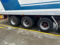 1997 Maxicube
                St3 24 Pallet Chiller, Belly Locks Evap