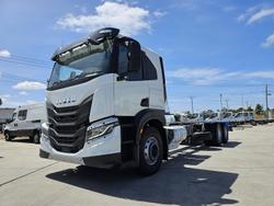 2024 Iveco
                S-Way AT230