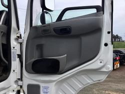2015 U.D. Gw 26470 Genuine 265000 Klm $165000+Gst UD GW 26-460 WHITE