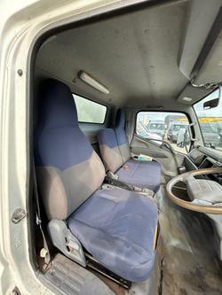 2010 Mitsubishi Canter FE85DG 4.0 WHITE
