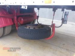 1995 Maxicube 20 Pallet Refrigerated Pantech with Tailgate Loader