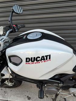 2010 Ducati Monster 696