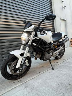 2010 Ducati Monster 696