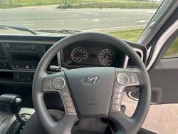 2022 Hyundai Mighty EX4/6 White