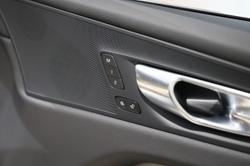 2025 Volvo XC60 Plus B5 Bright