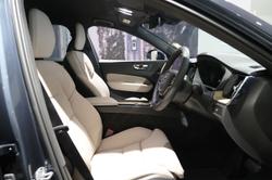 2025 Volvo XC60 Plus B5 Bright