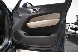 2025 Volvo XC60 Plus B5 Bright