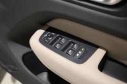 2025 Volvo XC60 Plus B5 Bright