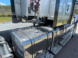 2018 Kenworth T610 Silver