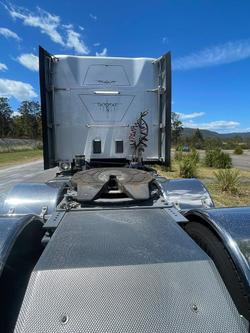 2018 Kenworth T610 Silver