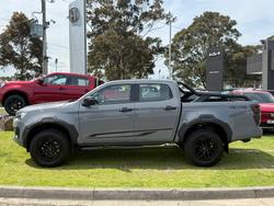 2025 Isuzu D-MAX BLADE