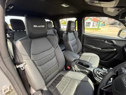 2025 Isuzu D-MAX BLADE