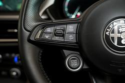 2023 Alfa Romeo
Stelvio Veloce