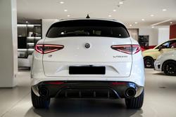 2023 Alfa Romeo
Stelvio Veloce