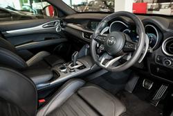 2023 Alfa Romeo
Stelvio Veloce