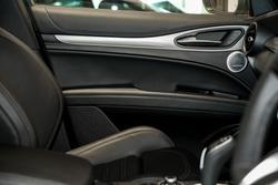 2023 Alfa Romeo
Stelvio Veloce