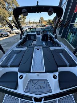2024 MasterCraft XT22