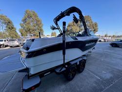 2024 MasterCraft XT22