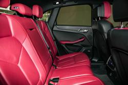 2021 Porsche
Macan