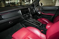 2021 Porsche
Macan