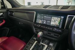 2021 Porsche
Macan