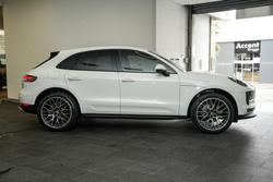2021 Porsche
Macan