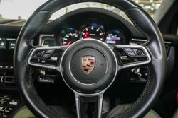 2021 Porsche
Macan