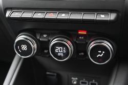 2023 Renault
                Captur Intens