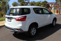 2020 ISUZU
                MU-X LS-M (4x4)