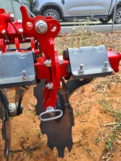 2022 Unia Ares Xl 4 Red