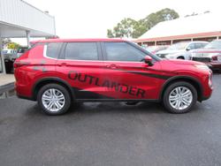 2022 Mitsubishi
                Outlander ES