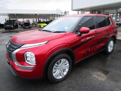 2022 Mitsubishi
                Outlander ES