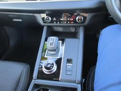 2022 Mitsubishi
                Outlander ES