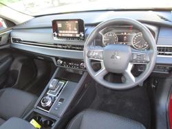 2022 Mitsubishi
                Outlander ES