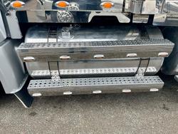 2014 Freightliner Coronado 106 Big Cab $105000 Inc Gst As Traded FREIGHTLINER CORONADO SILVER