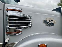 2014 Freightliner Coronado 106 Big Cab $105000 Inc Gst As Traded FREIGHTLINER CORONADO SILVER