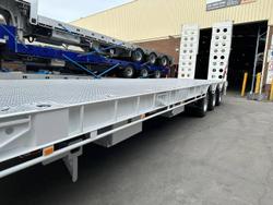 2025 Stonestar Drop Deck 45Ft Low Loader 2.5Mw-3.2Mw Red