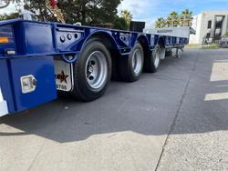 2025 Stonestar Drop Deck 45Ft Low Loader 2.5Mw-3.2Mw Red