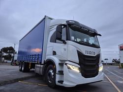 2025 Iveco
S-Way AT230