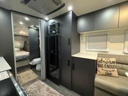 Legend Caravans Trackline 21'6