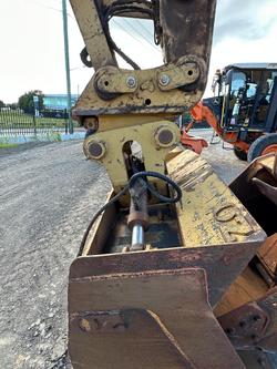 2016 Caterpillar 330Fl