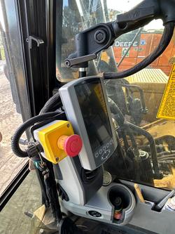 2016 Caterpillar 330Fl